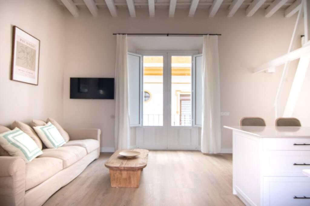 Appartamento G12 Trendy And Comfy Bright Loft Meters From Bullring And Trianas Bridge, Galera Street Siviglia Esterno foto