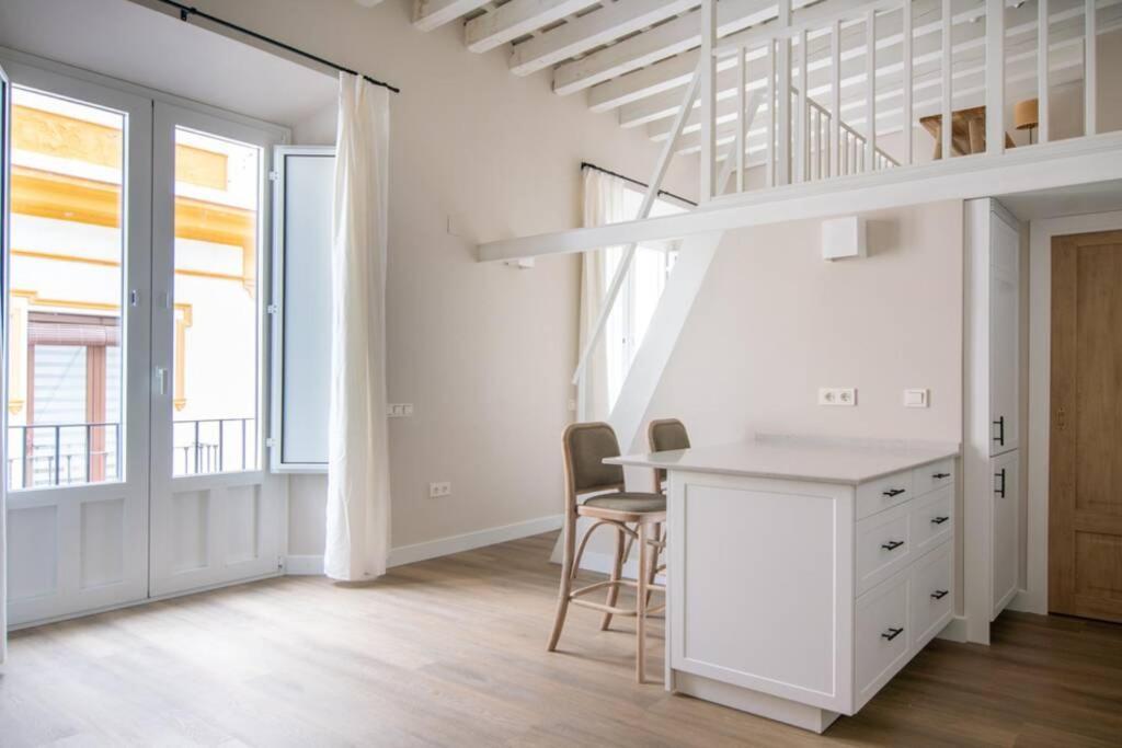 Appartamento G12 Trendy And Comfy Bright Loft Meters From Bullring And Trianas Bridge, Galera Street Siviglia Esterno foto